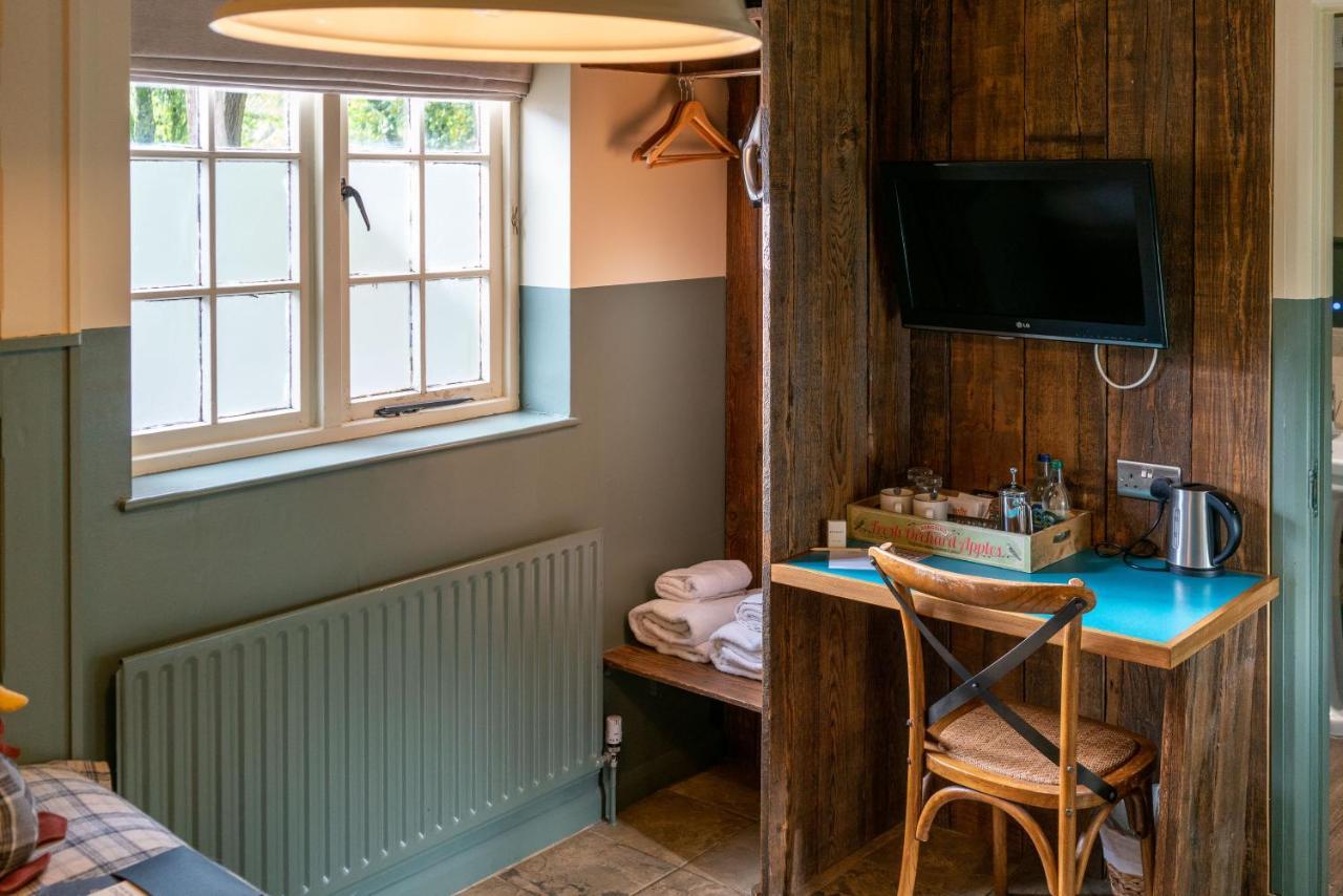 Bourne Valley Inn Saint Mary Bourne Екстериор снимка